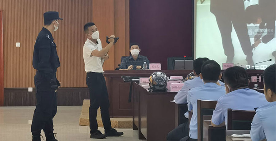 防暴用具.jpg 防暴用具.jpg